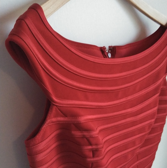 JS Collections Red Cropped Top - Picture 6 of 8